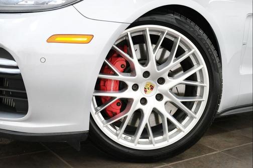 Rhodium Silver Metallic 2017 Porsche Panamera Turbo