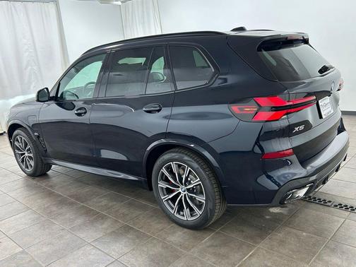 Carbon Black Metallic 2026 BMW X5 PHEV xDrive50e