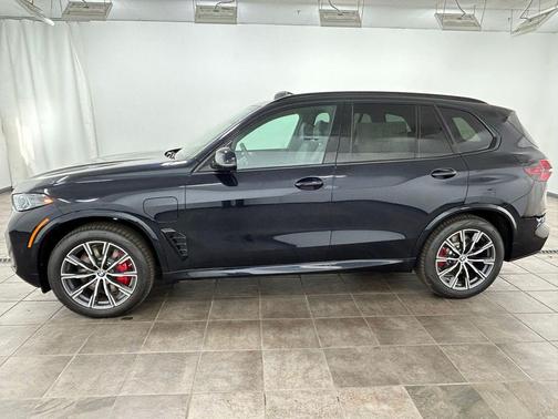 Carbon Black Metallic 2026 BMW X5 PHEV xDrive50e