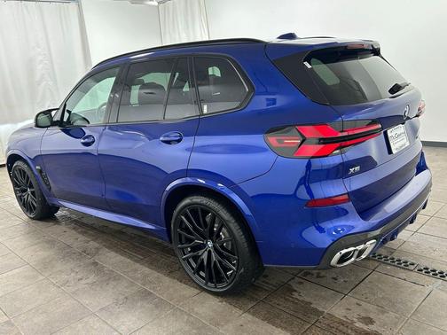 Marina Bay Blue Metallic 2025 BMW X5 M60i