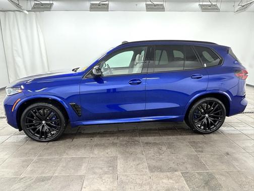 2025 BMW X5 M60i