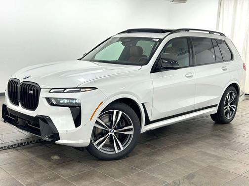 Mineral White Metallic 2026 BMW X7 M60i