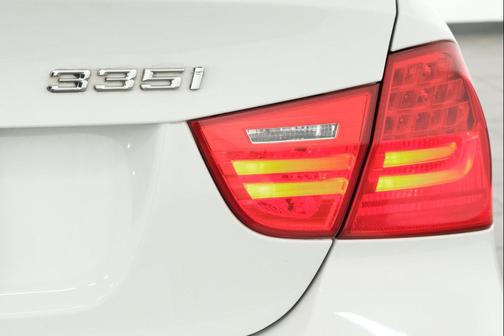 Alpine White 2011 BMW 335 xDrive