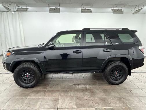 Midnight Black Metallic 2022 Toyota 4Runner SR5 Premium