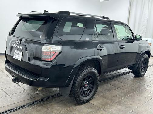 Midnight Black Metallic 2022 Toyota 4Runner SR5 Premium