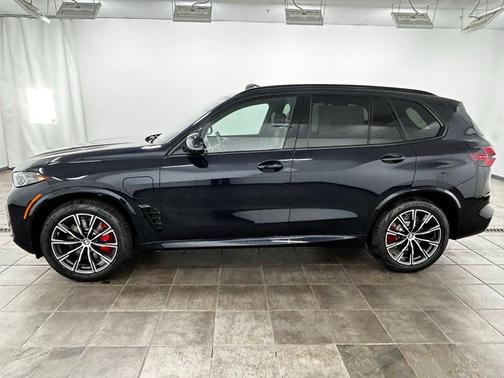 Carbon Black Metallic 2026 BMW X5 PHEV xDrive50e