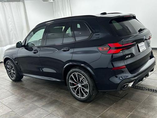 Carbon Black Metallic 2026 BMW X5 PHEV xDrive50e