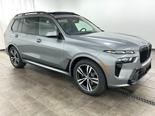 Skyscraper Grey Metallic 2026 BMW X7 xDrive40i