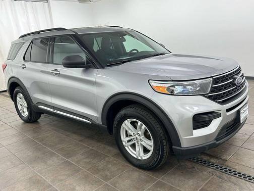Iconic Silver Metallic 2020 Ford Explorer XLT