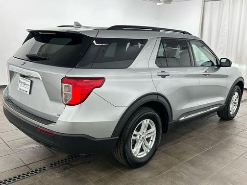 Iconic Silver Metallic 2020 Ford Explorer XLT