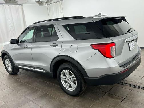 Iconic Silver Metallic 2020 Ford Explorer XLT