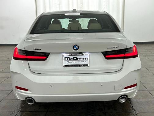 Mineral White Metallic 2026 BMW 330 xDrive NA