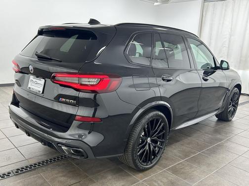 2023 BMW X5 M50i