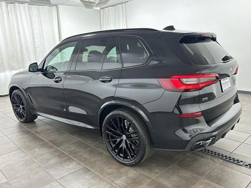2023 BMW X5 M50i