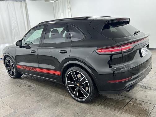 2023 Porsche Cayenne Turbo