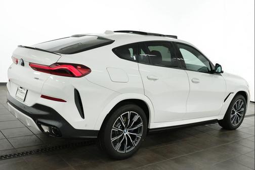 Alpine White 2027 BMW X6 xDrive40i
