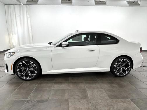 2025 BMW 230 i xDrive