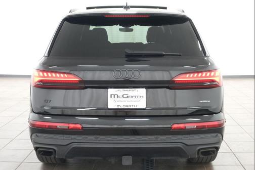 Mythos Black Metallic 2025 Audi Q7 55 Premium Plus