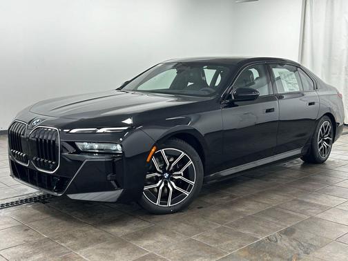 Black Sapphire Metallic 2026 BMW i7 xDrive60