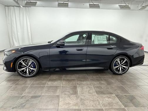 2026 BMW 550e 550e xDrive