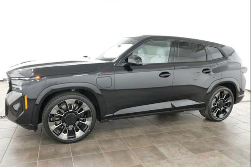 Black Sapphire Metallic 2026 BMW XM Label