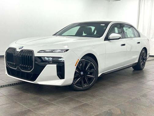 Alpine White 2025 BMW 760 xDrive