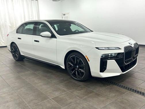Alpine White 2025 BMW 760 xDrive
