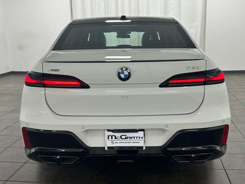 Alpine White 2025 BMW 760 xDrive