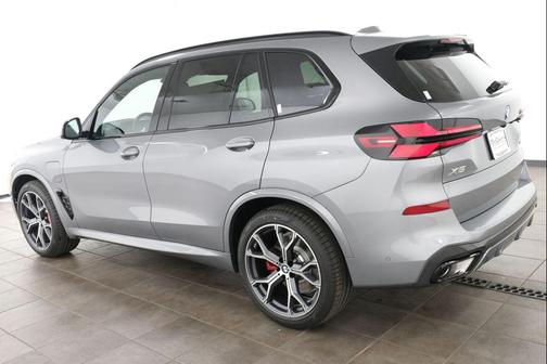 Skyscraper Grey Metallic 2026 BMW X5 PHEV xDrive50e
