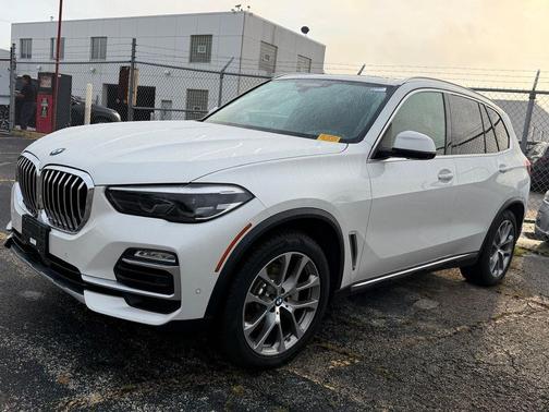Mineral White Metallic 2019 BMW X5 xDrive40i