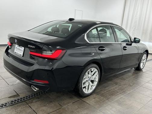 2026 BMW 330 xDrive NA
