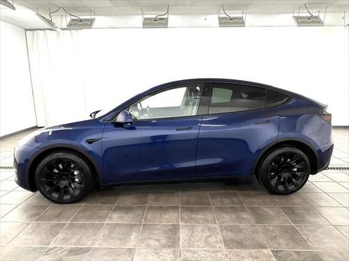 2022 Tesla Model Y Long Range Dual Motor All-Wheel Drive