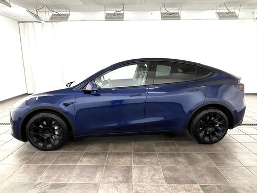 2022 Tesla Model Y Long Range Dual Motor All-Wheel Drive