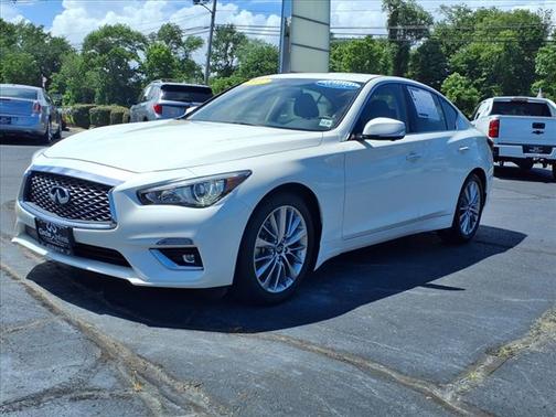 2022 INFINITI Q50 LUXE