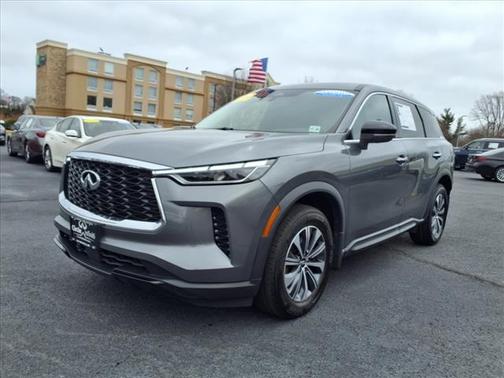 2022 INFINITI QX60 PURE