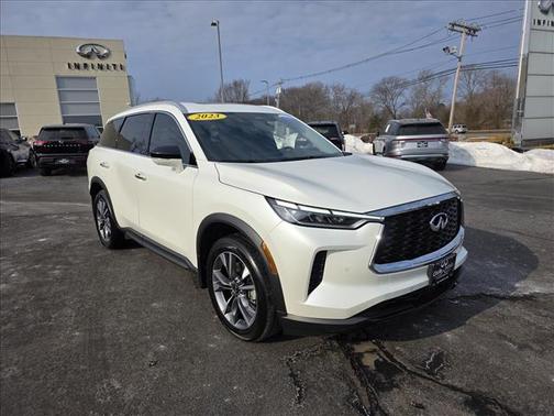 2023 INFINITI QX60 LUXE