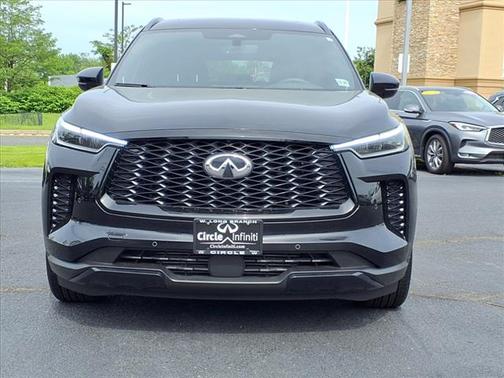2025 INFINITI QX60 LUXE