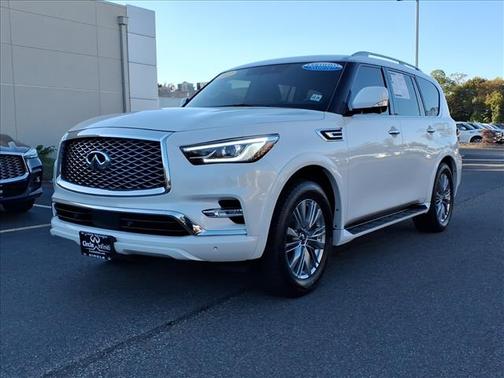 2022 INFINITI QX80 LUXE