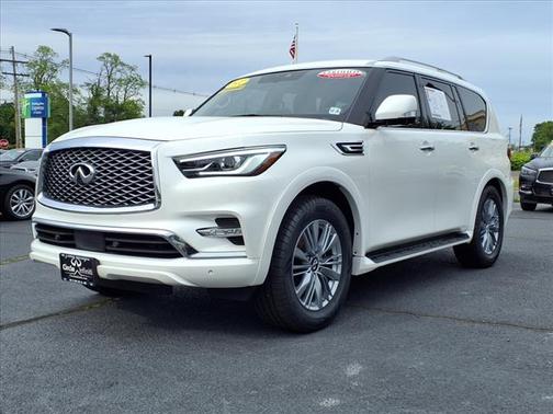 2022 INFINITI QX80 LUXE