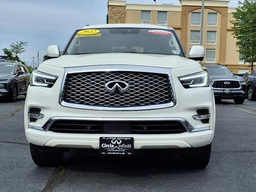 2022 INFINITI QX80 LUXE