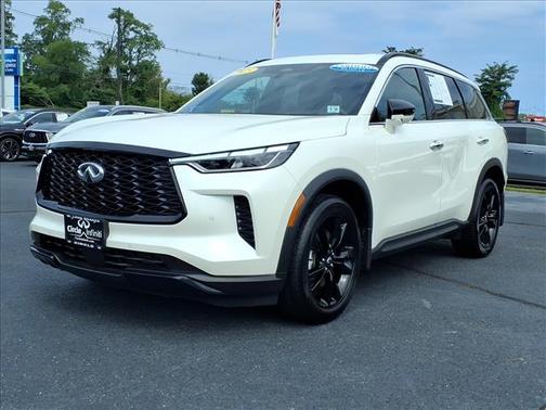 2025 INFINITI QX60 LUXE