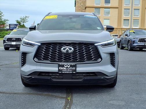 2025 INFINITI QX60 LUXE