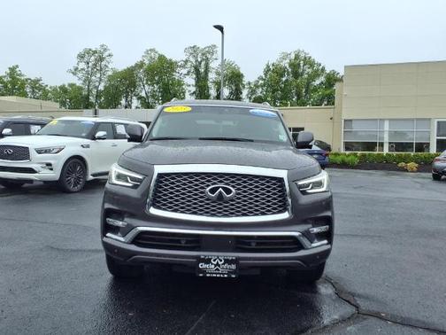 2023 INFINITI QX80 LUXE