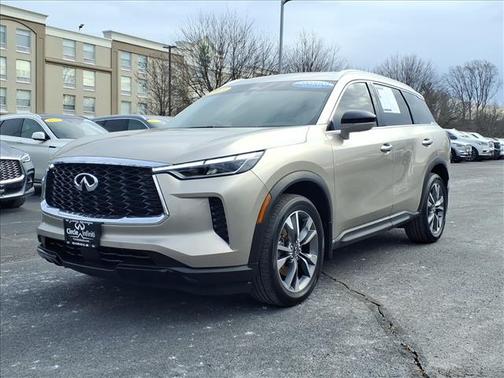 2023 INFINITI QX60 LUXE
