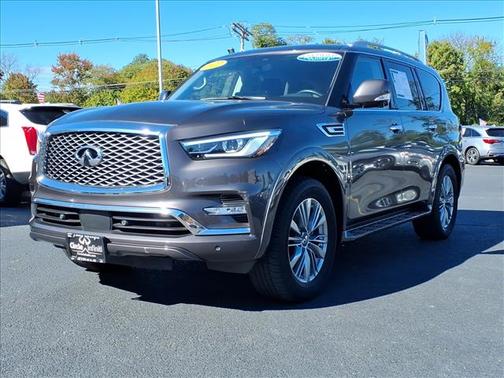 2022 INFINITI QX80 LUXE