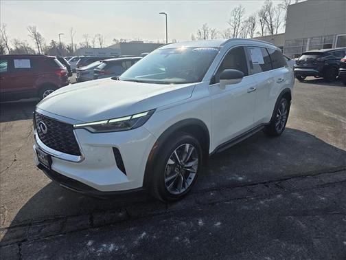 2023 INFINITI QX60 LUXE