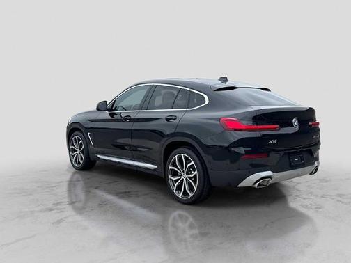 Black 2022 BMW X4 XDRIVE30I