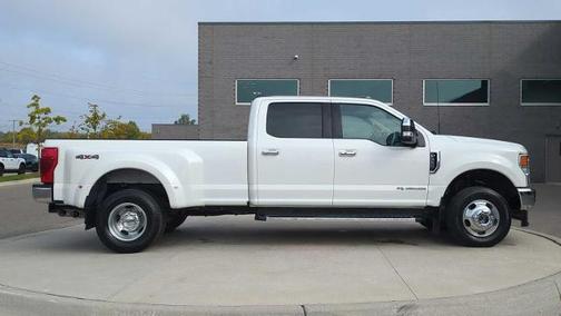 2022 Ford F-350 LARIAT SUPER DUTY