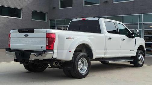 2022 Ford F-350 LARIAT SUPER DUTY