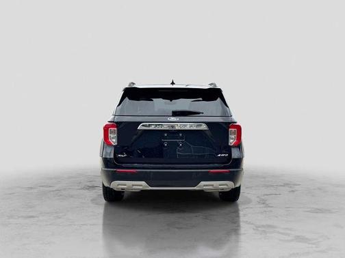AGATE BLACK METALLIC 2023 Ford Explorer XLT